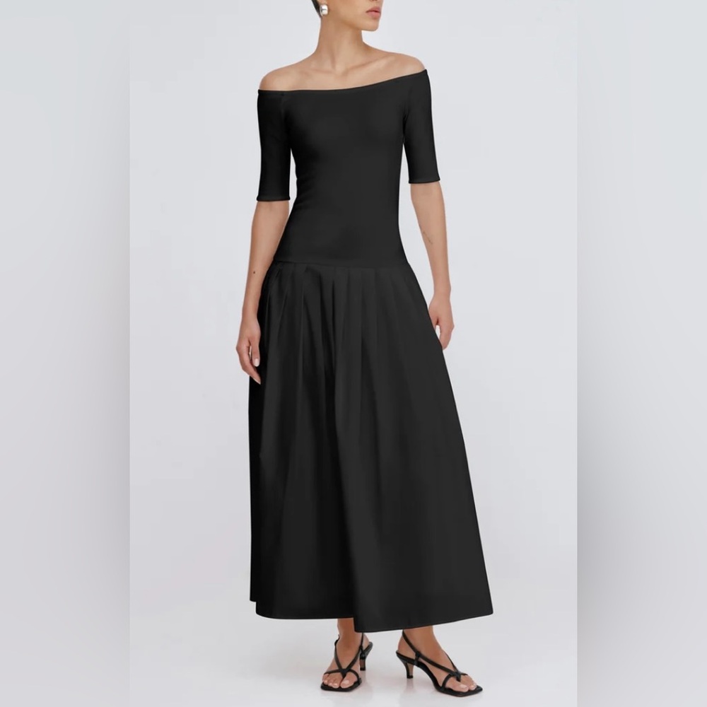 Off-Shoulder Black Maxi Dress with Pleated Skirt